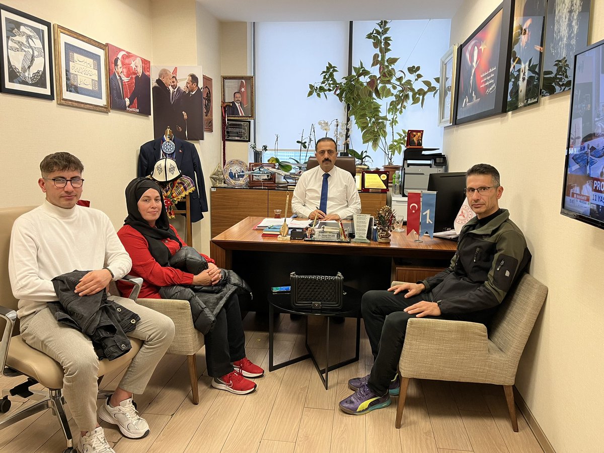 dravsaraslan's tweet image. Kayseri Pınarbaşı İlçesi Gölcük Mahallesinden ziyaretimize gelen Sn Metin Dirican, Sn Hüsne Dirican ve Sn Efe Dirican beylerin nazik ziyaretlerinden dolayı teşekkür eder, işlerinde başarılar dilerim💐🇹🇷
#Kayseri #Pınarbaşı #Gölcük #Perşembe