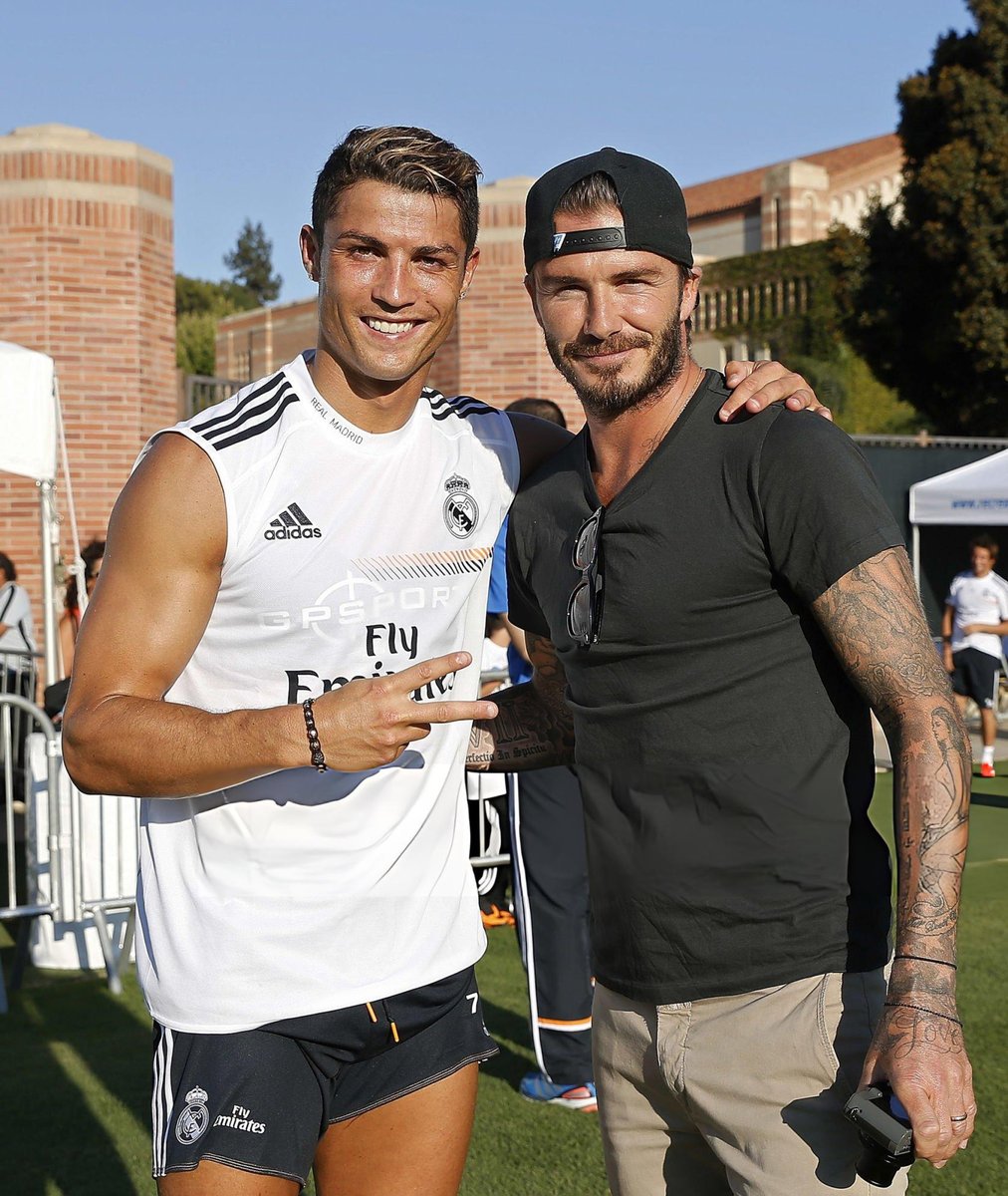 ortasahahaber's tweet image. 🎙️Piers Morgan: &quot;Sence David Beckham mı yakışıklı, sen mi?&quot;  

Cristiano Ronaldo: &quot;Yüzde yüz ben daha yakışıklıyım. Ben mükemmelim. Bu sadece yüzle ilgili değil. Tüm paketle ilgili.&quot;