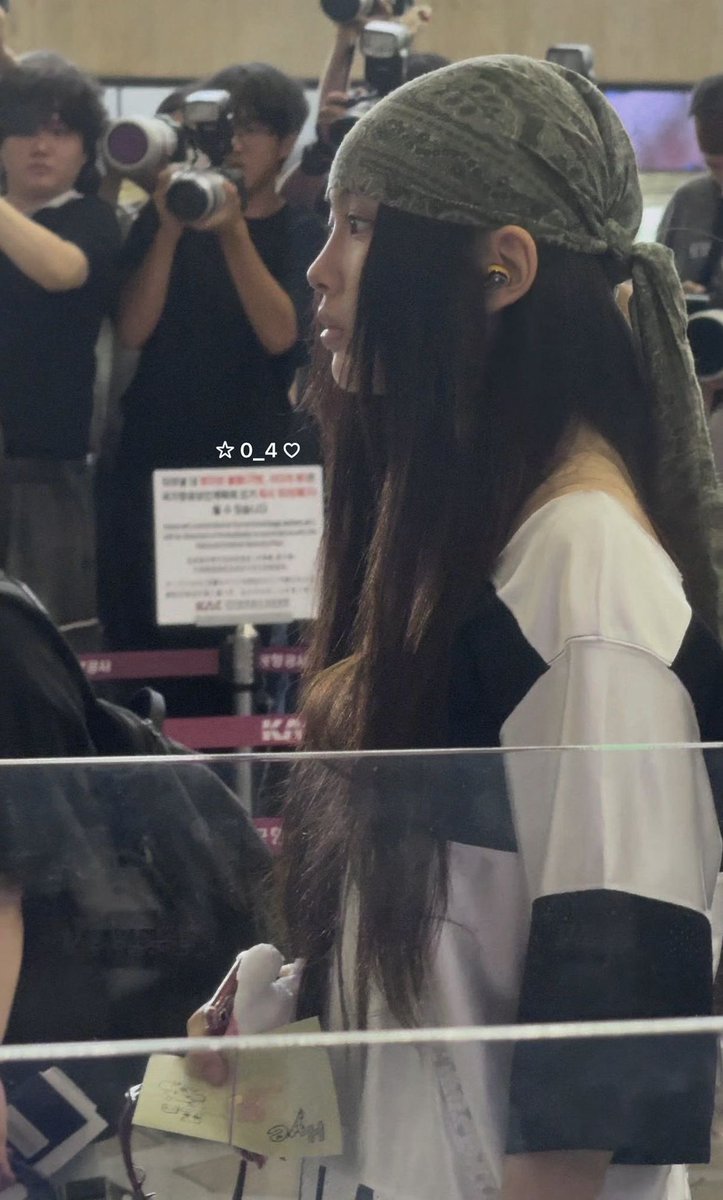 0lhyen's tweet image. 진짜 옆태 말도않되.