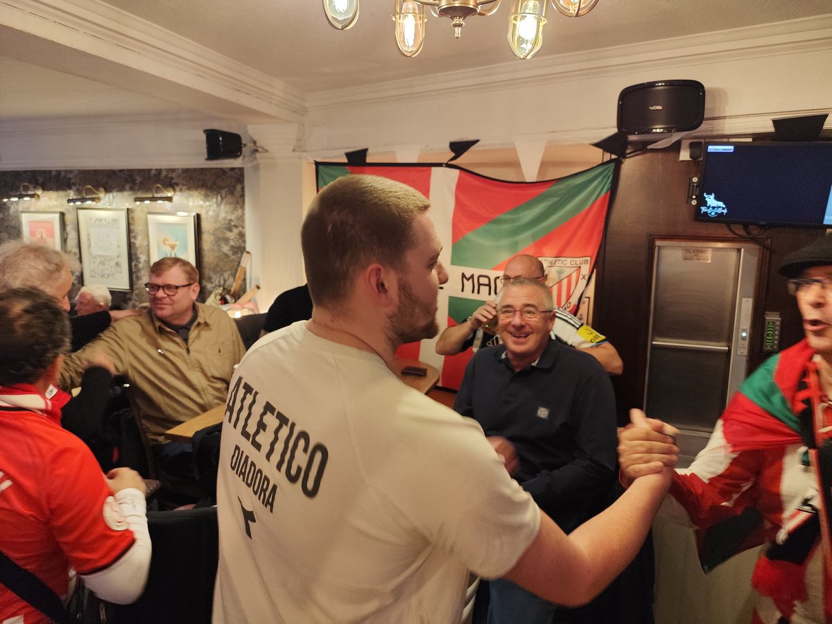 Julen_Iza's tweet image. Three Bulls Heads

Meeting my beloved friends again. Like the good old days @micknufc @Racolley94 @liam_nufc1800  Rich, Eric. Thanks a lot for the time we spent together. Yous are amazing. What a beautiful friendship we have forged, mates. Hope we meet again soon!