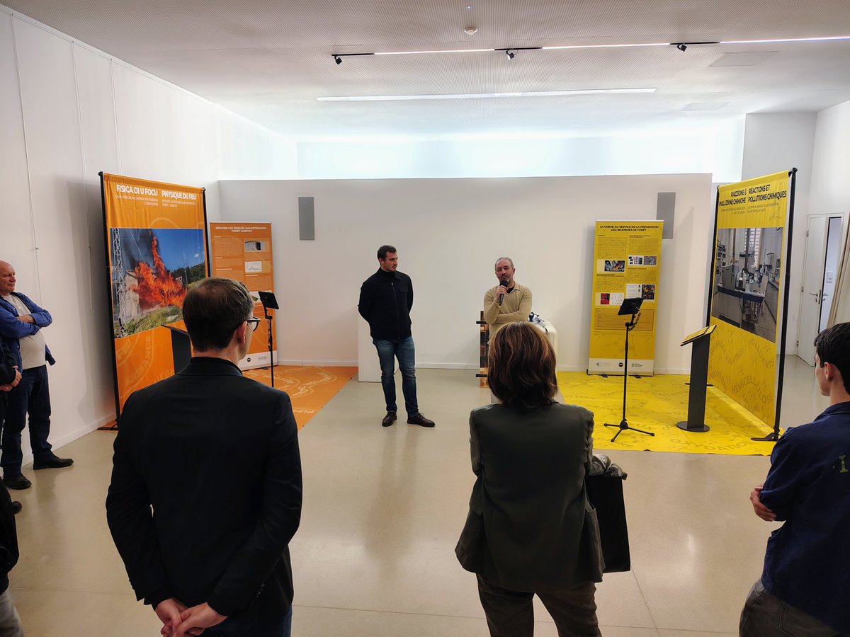 🔥Présentation de l’expo "Au cœur des feux de forêt" à la médiathèque L’Animu #Portivechju !
Avec Toussaint Barboni, Camille Luciani &amp; Jean-Valère Lorenzetti du Projet FEUX – @UnivCorsica / CNRS
🙏Merci à la municipalité de Purtivechju pour son soutien
Visible jusqu'au 15/11