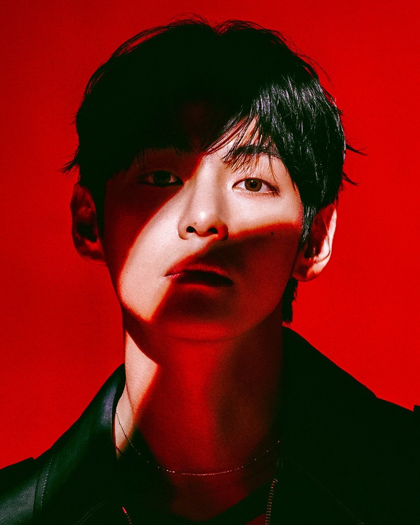 winnttaebear's tweet image. KIM TAEHYUNG