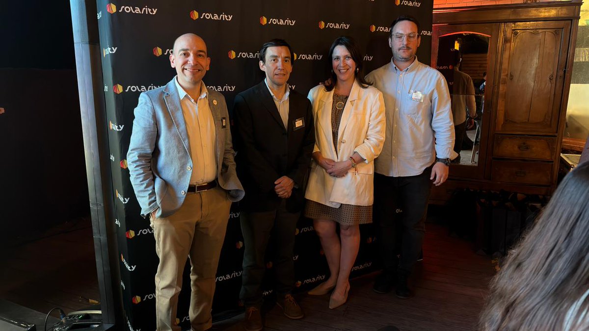 🔷#ACENOR participó en evento organizado por #Solarity

El director ejecutivo, Javier Bustos, y la coordinadora de Socios, Bárbara Alarcón, estuvieron presentes en #SolarityNight, encuentro que realizó la compañía para compartir con sus colaboradores y clientes.

#ClientesLibres