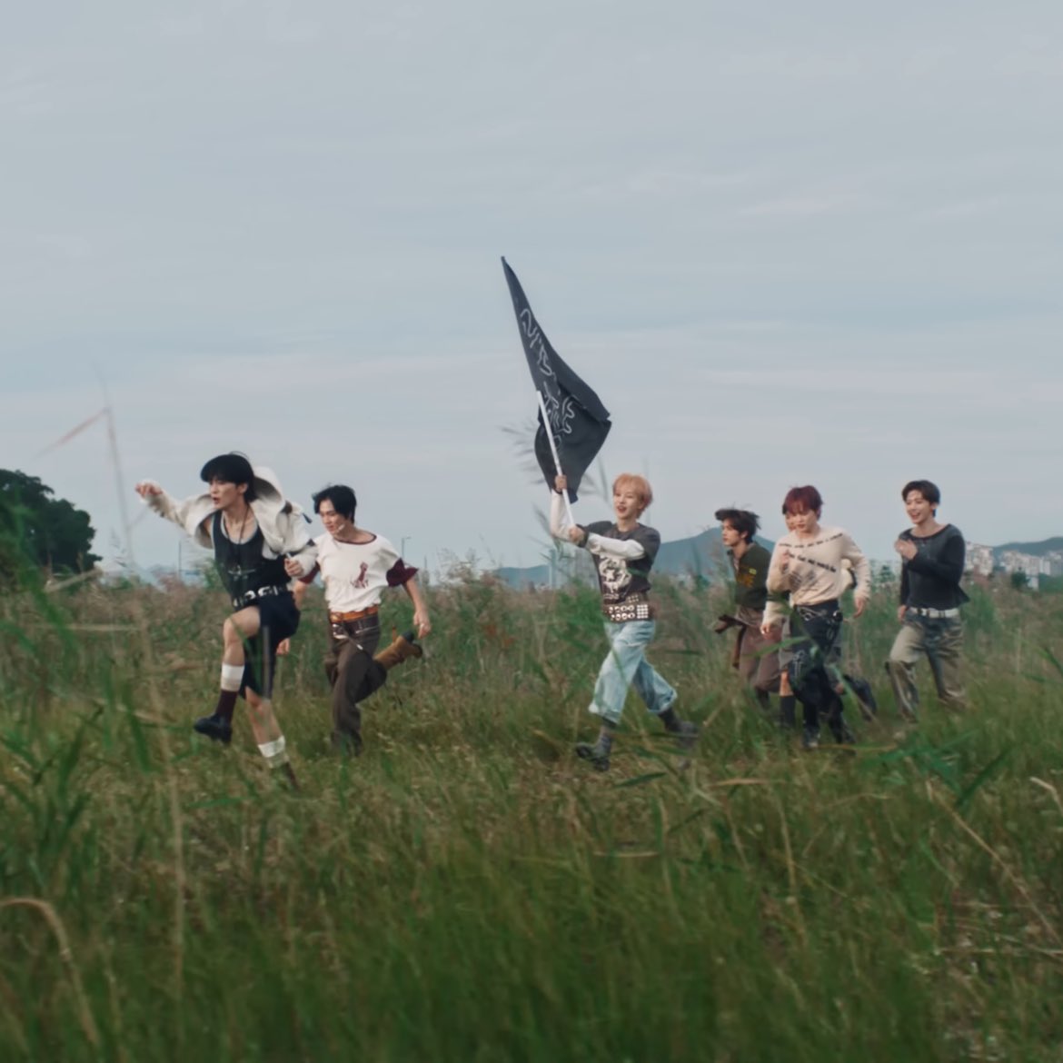 onyour_cissism's tweet image. honey, you're                                like my mirror
familiar..                                             years ago