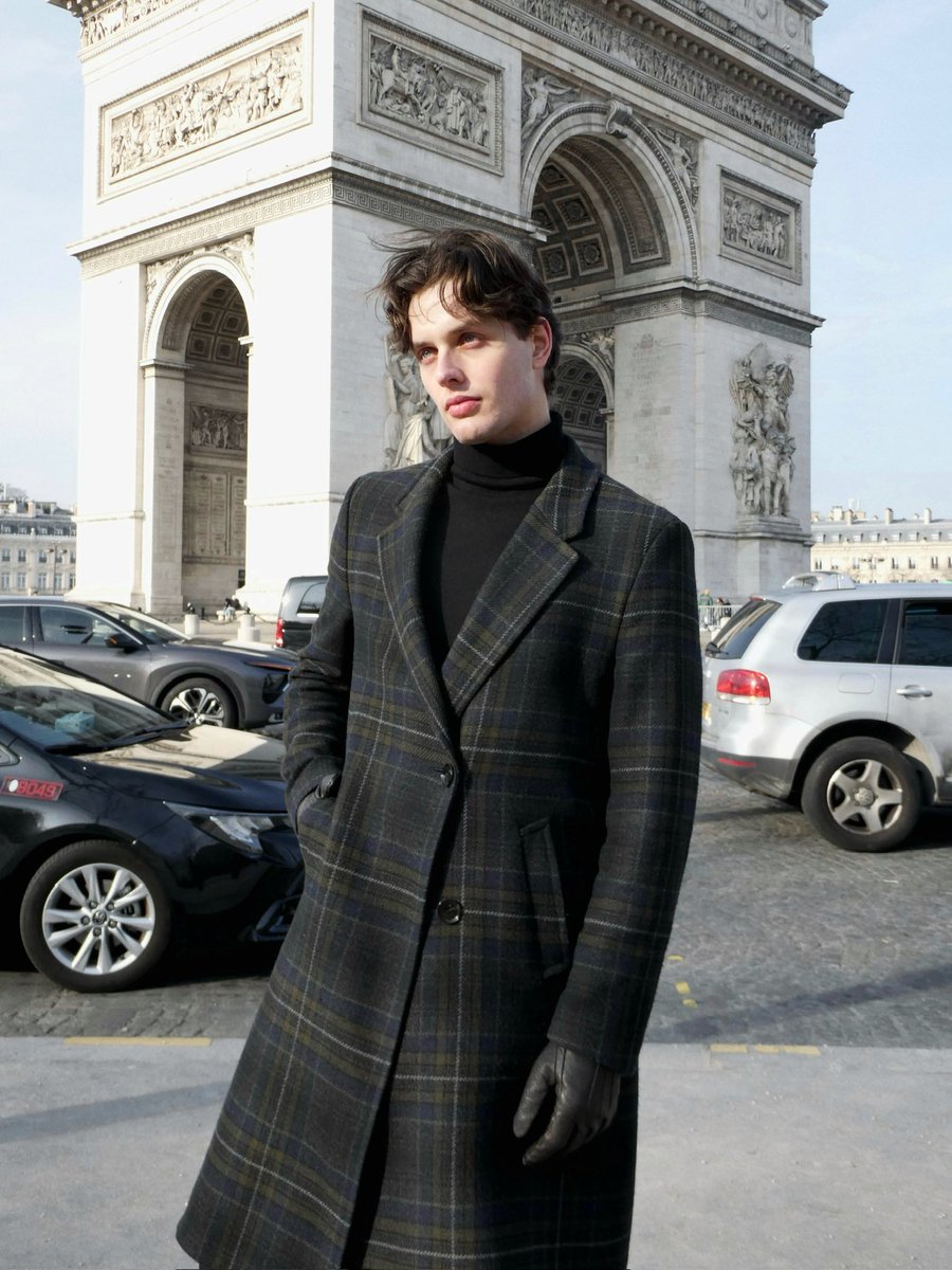 _luzinki's tweet photo. Paris meets me! 
#RT https://t.co/hQL46zv1fy