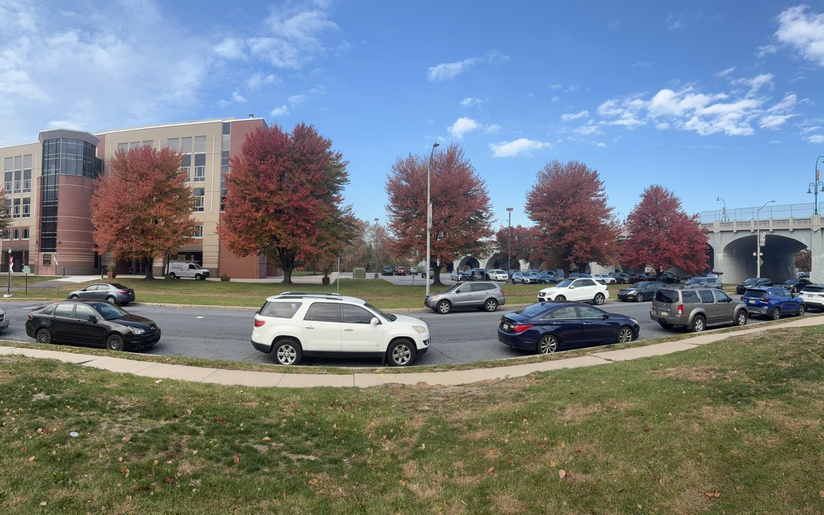 kevinfitz1's tweet image. Taking in the #fall views #thursdayvibes 🌳 🍁 🍂