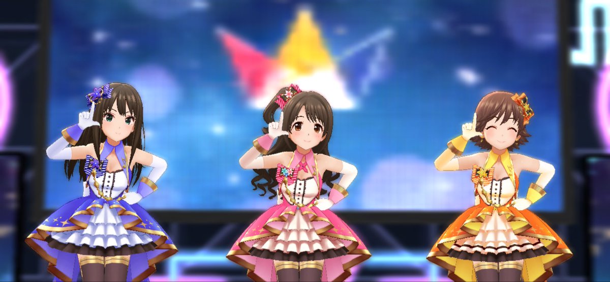 流れ星キセキの時のニュージェネの衣装
再現できた
揃えるのに10年かかった
MV見てたら デレアニのシーンを思い出
してちょっとウルってきた…