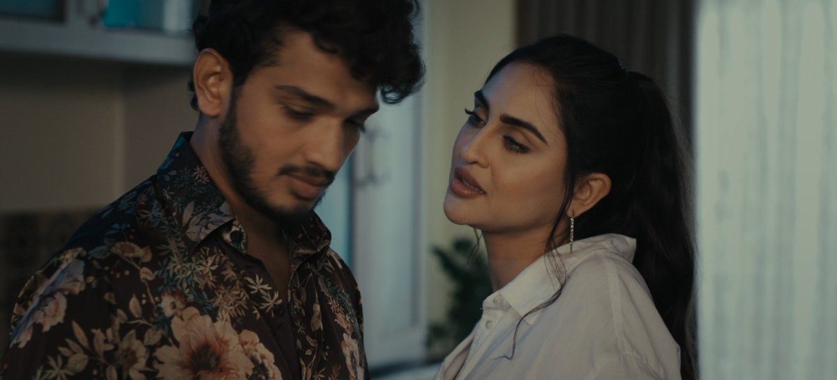 its_SanyHere's tweet image. Yaar @Razzakbhai8 wo To Thik Hai Par Love Life Khudki Likh Di  Ya Meri? 😭

But Sad Part is ...
Satyam Bewafa ❌
Mona Bewafa 🌚

POV- I just Loved this Series Guys Go And Must Watch #FirstCopy S2 

#MunawarFaruqui • #Krystledsouza 
@munawar0018 @krystledsouza