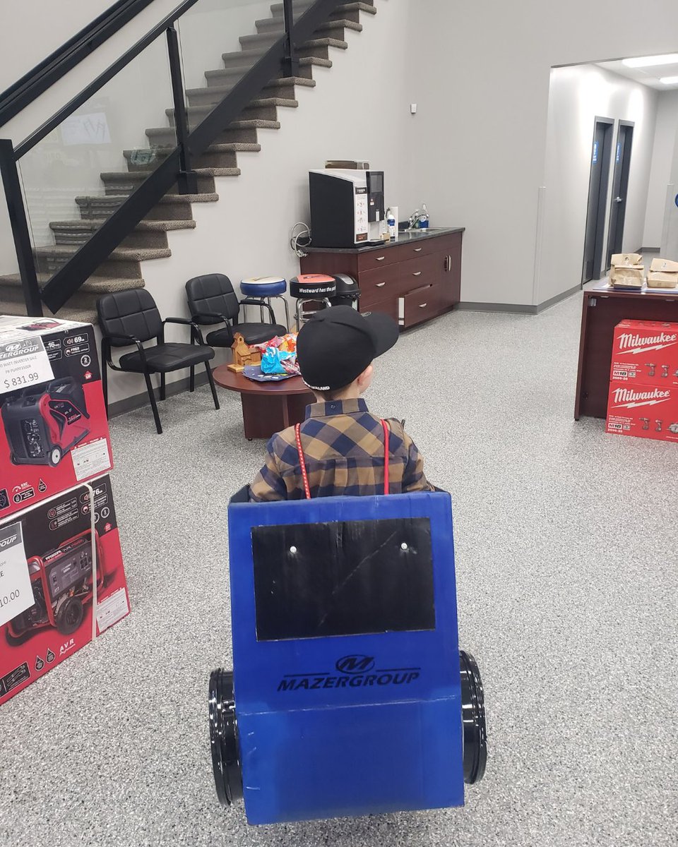 #throwbackthursday to this great Halloween costume! We had some trick or treaters at our Raymore location on Friday and one of them dressed up as this New Holland tractor. How cool is that!
.
.
#halloween #dressup #tractor #newholland #mazergroup #raymore