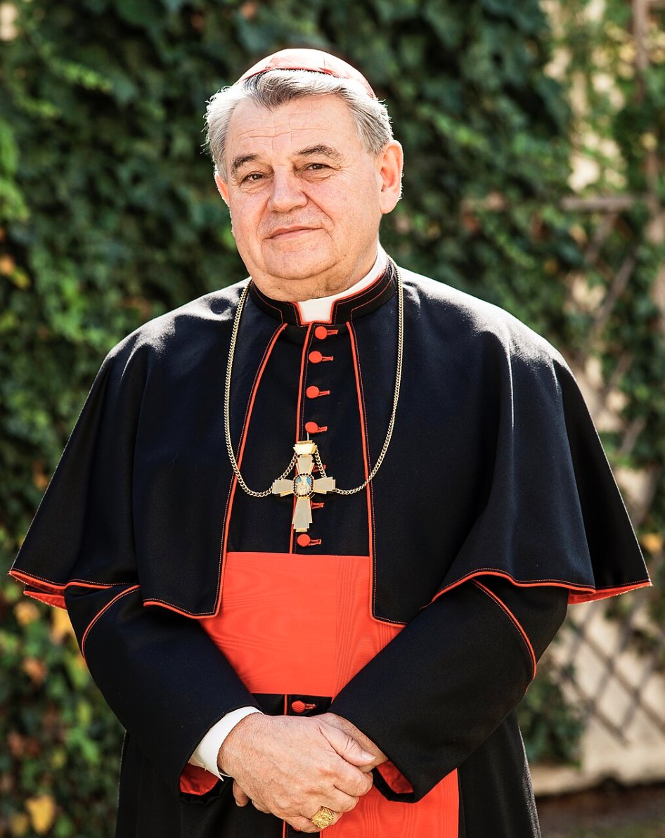 Czech Cardinal Dominik Duka – once jailed by the communist regime alongside Václav Havel for his clandestine faith – has passed away. Speaking with the <a href="/NCRegister/">National Catholic Register</a> in 2023, he warned that “new totalitarianisms” were rising in the West under the guise of liberation. RIP
🔗