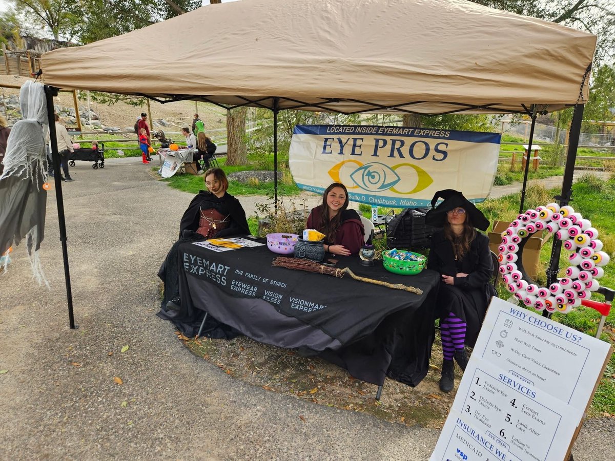 the_eye_pros's tweet image. 🎃 TBT to Zoo Boo at @ZooIdaho!

We loved teaming up with Eyemart Express to hand out candy and check out all the amazing costumes. Thanks for another great year! 👀✨

#PocatelloIdaho #ZooIdaho #EyePros #CommunityFun #TBT