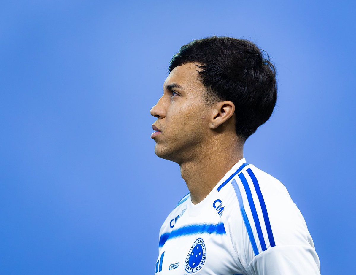 lucasbubols's tweet photo. Obrigado, @cruzeiro, pela confiança no meu trabalho de ser, outra vez, o fotógrafo oficial de vocês em Porto Alegre. A todos presentes na última noite, meu mais sincero agradecimento pela cordialidade e profissionalismo. https://t.co/724PVgOaAb