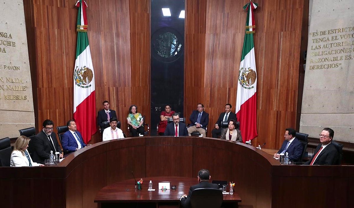 El Magistrado Presidente del TEQROO asiste a la Sesión Solemne de inicio de funciones del Presidente del TEPJF
Ciudad de México, a 05 de noviembre de 2025.

facebook.com/share/p/19WYPQ…