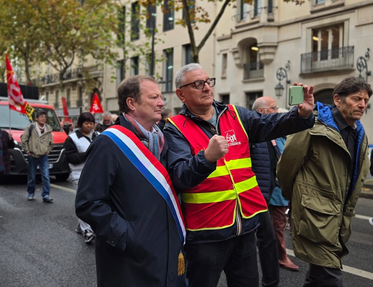 Présent cet après-midi à la manifestation syndicale pour la défense des retraités .
Une mobilisation importante au moment où a l’assemblée se discute le PLFSS et ses nombreuses mesures contre le pouvoir d’achat des retraités. Les <a href="/deputesPCF/">Députés Communistes</a> sont mobilisés pour les combattre.