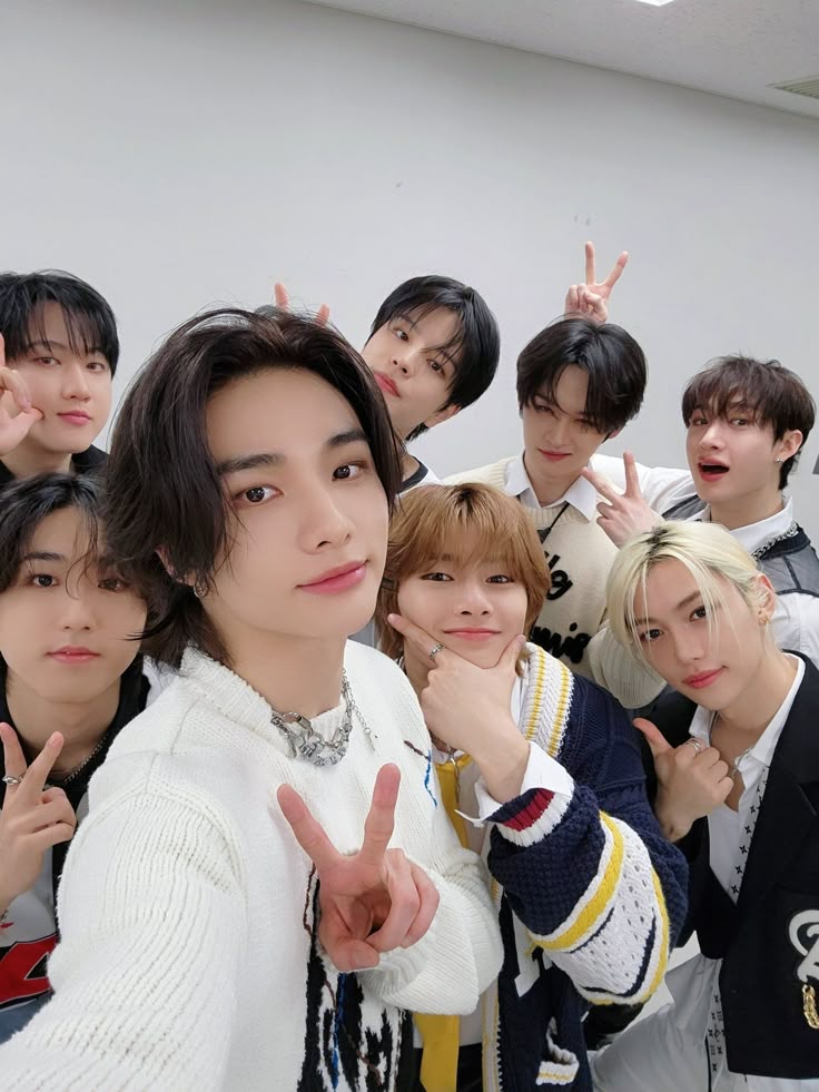 We vote #StrayKids for #2025MAMAVOTE

1 respuesta = 1 voto
1 repost = 1 voto
Responder + repost = 2 votos