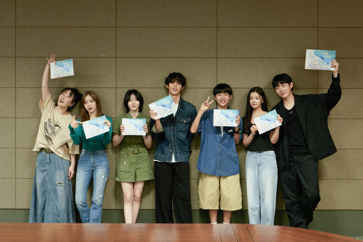 revistakoreain's tweet photo. #RYUJIN (#ITZY) fará sua estreia como protagonista no filme #NightonEarth, que já concluiu as filmagens e está em pós-produção.
A atriz divide cena com #ParkYuRim, #KimDan, #KimGookHee e #KimSiAh.
cr: Soompi https://t.co/FtDMilylQV