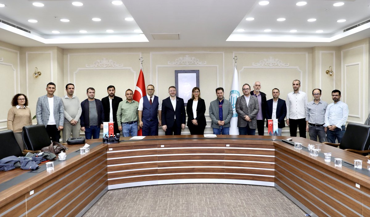 BEÜ ile Atatürk Üniversitesi Arasında İş Birliği Protokolü İmzalandı

Bitlis Eren Üniversitesi (BEÜ) ile Erzurum Atatürk Üniversitesi arasında Bölge Üniversiteleri Araştırma, Geliştirme ve İş Birliği Projesi (BÖGEP) kapsamında önemli bir iş birliği protokolü imzalandı. İmzalanan