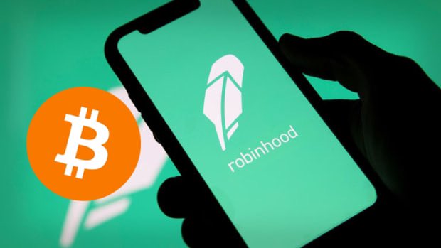 JUST IN: Public company Robinhood is considering adding #Bitcoin to its corporate treasury 👀