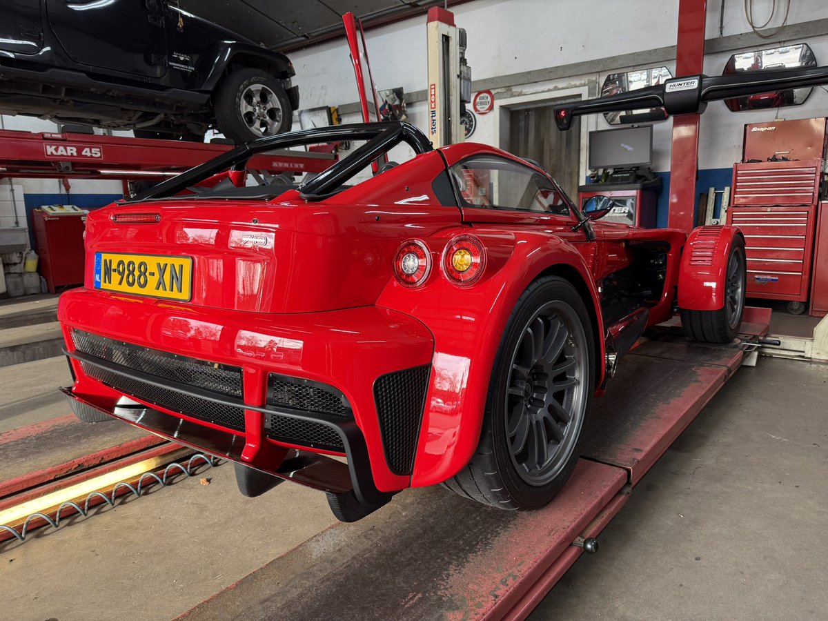 Onze autoweek was weer OK. Toch wel wat verwarrend. Een verse APK voor mijn poldermodel als <a href="/BNRpetrolheads/">BNR Petrolheads</a> APK-lid. Voor de APK geen sticker meer, maar gelukkig is de auto voorzien van de BNR APK sticker. En dat was weer aanleiding voor een mooi gesprek…