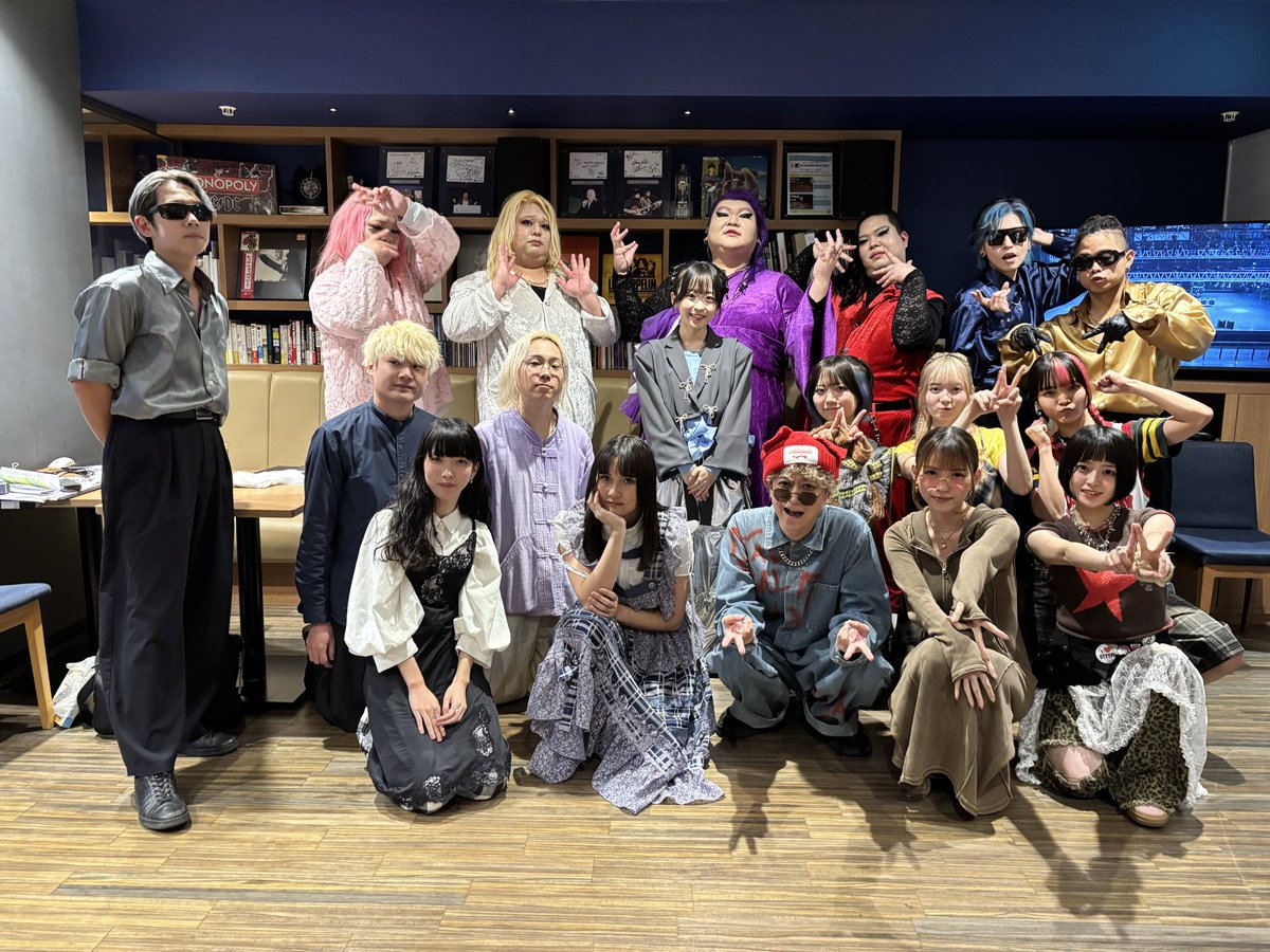 リコメンズ tweet media