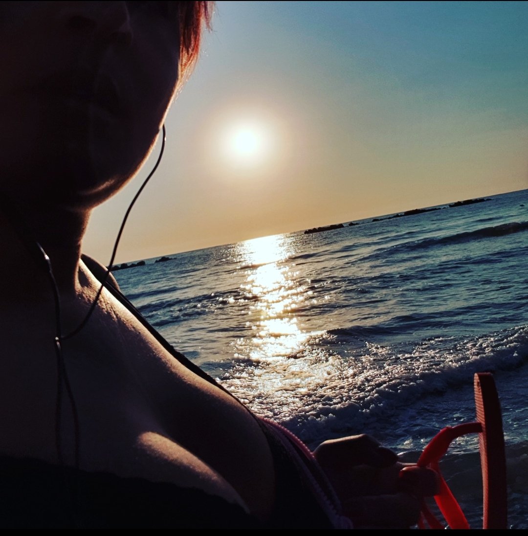Annaros24028790's tweet photo. No, non sono io. #fake #rememberthesummer https://t.co/if9zmhQQri