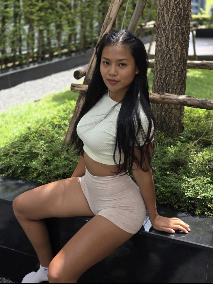 itzlinazhao's tweet image. where are we going for our first date?