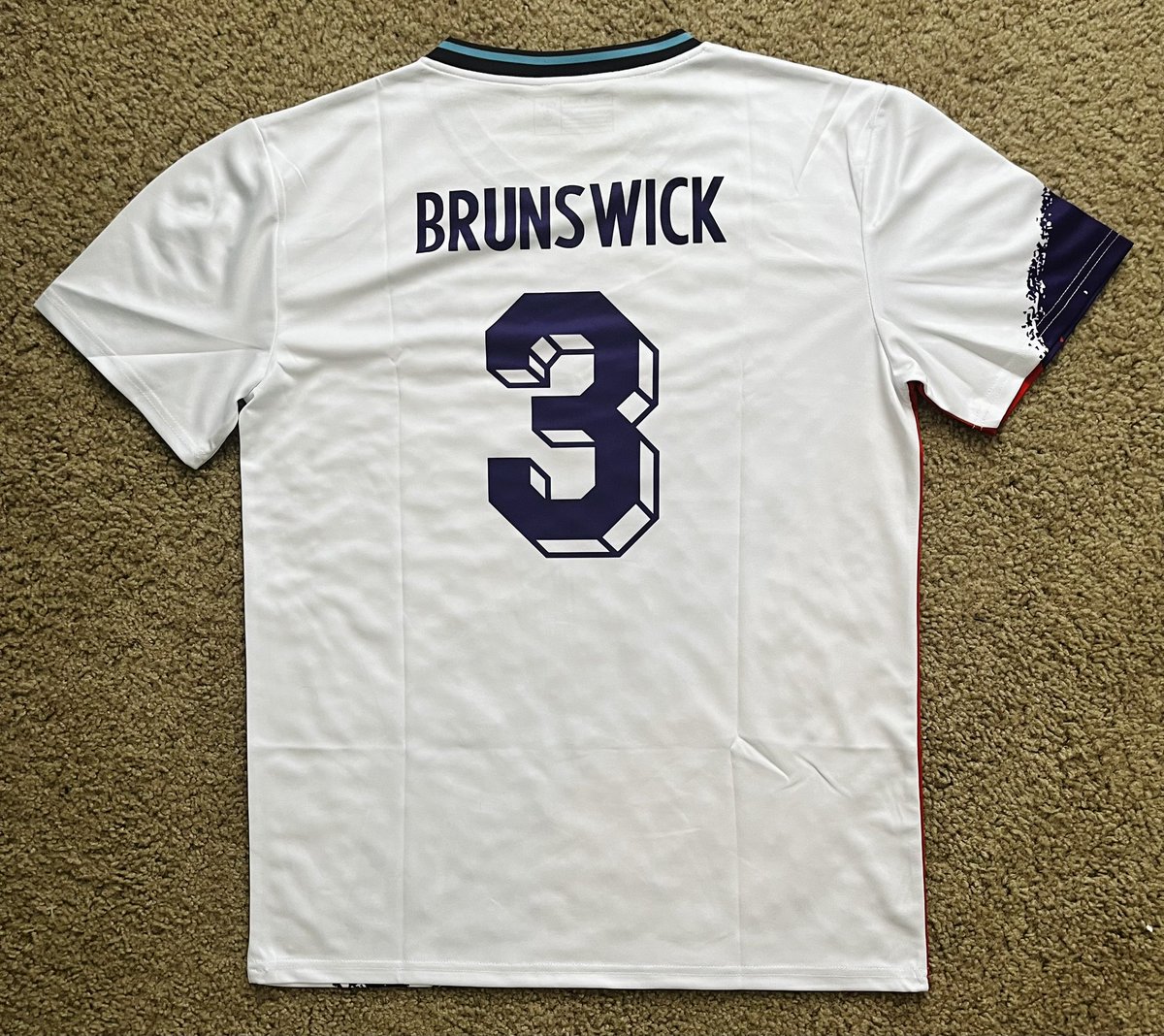 This Cincinnati Silverbacks shirt from <a href="/olive_york/">O&Y</a> is 90s nostalgia at its best.