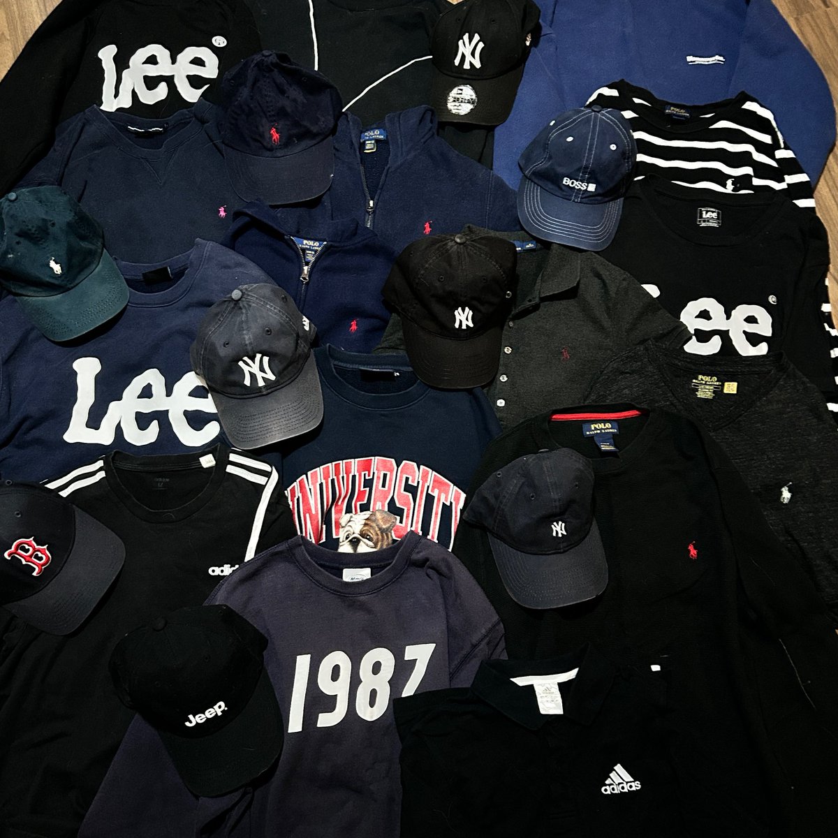 _M9711's tweet image. ★ รี +ปัก ลด10 ★
 
ราคาเบาๆ รวมส่งทุกตัว
มีเยอะมากกว่าในรูปงับ

 ∞ ลงพรุ่งนี้ (วันศุกร์) 19:40

#ส่งต่อเสื้อผ้ามือสอง #ส่งต่อ #ส่งต่อเสื้อผ้า #ส่งต่ออเสื้อผ้ามือ2 #ส่งต่อpolo 
#ส่งต่อpoloralphlauren  #ส่งต่อคสอ
 #ส่งต่อสเวตเตอร์ #ส่งต่อadidas