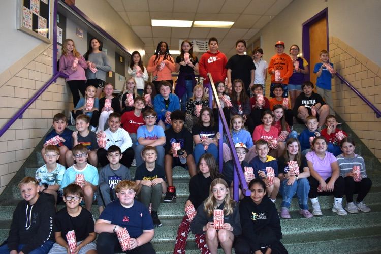 Congratulations to our kids who met their October Reading challenge!  We are proud of the work our students have put in to earn this award!