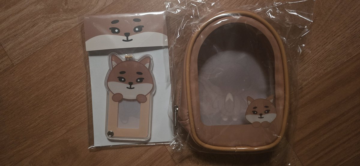 공케이가 너무 귀여워서 안대게씀 
#RT 추첨으로 두분께 랜덤으로 보내드립니다 (진짜 ㄹㅇ 포카는 없음..) 반택비는 당첨자가 부담 하는걸루.. 오늘 오후 12시 19분에 발표 예정