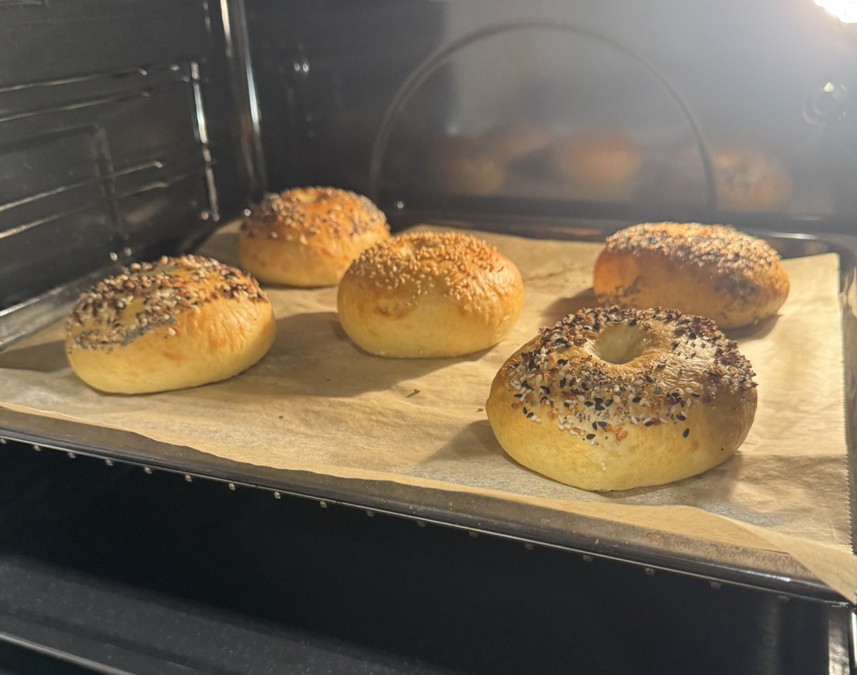 Happy fresh bagel Thursday to those who celebrate