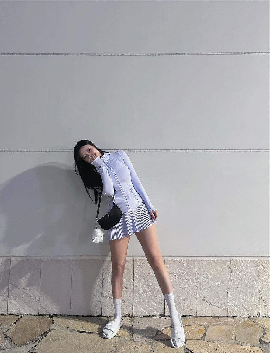 cxxsomi__'s tweet photo. @xiaod____ ⠀⠀⠀⠀
#글랜더 #glander
조금만 천천히 오길, ❄️ https://t.co/syCMDh0epV