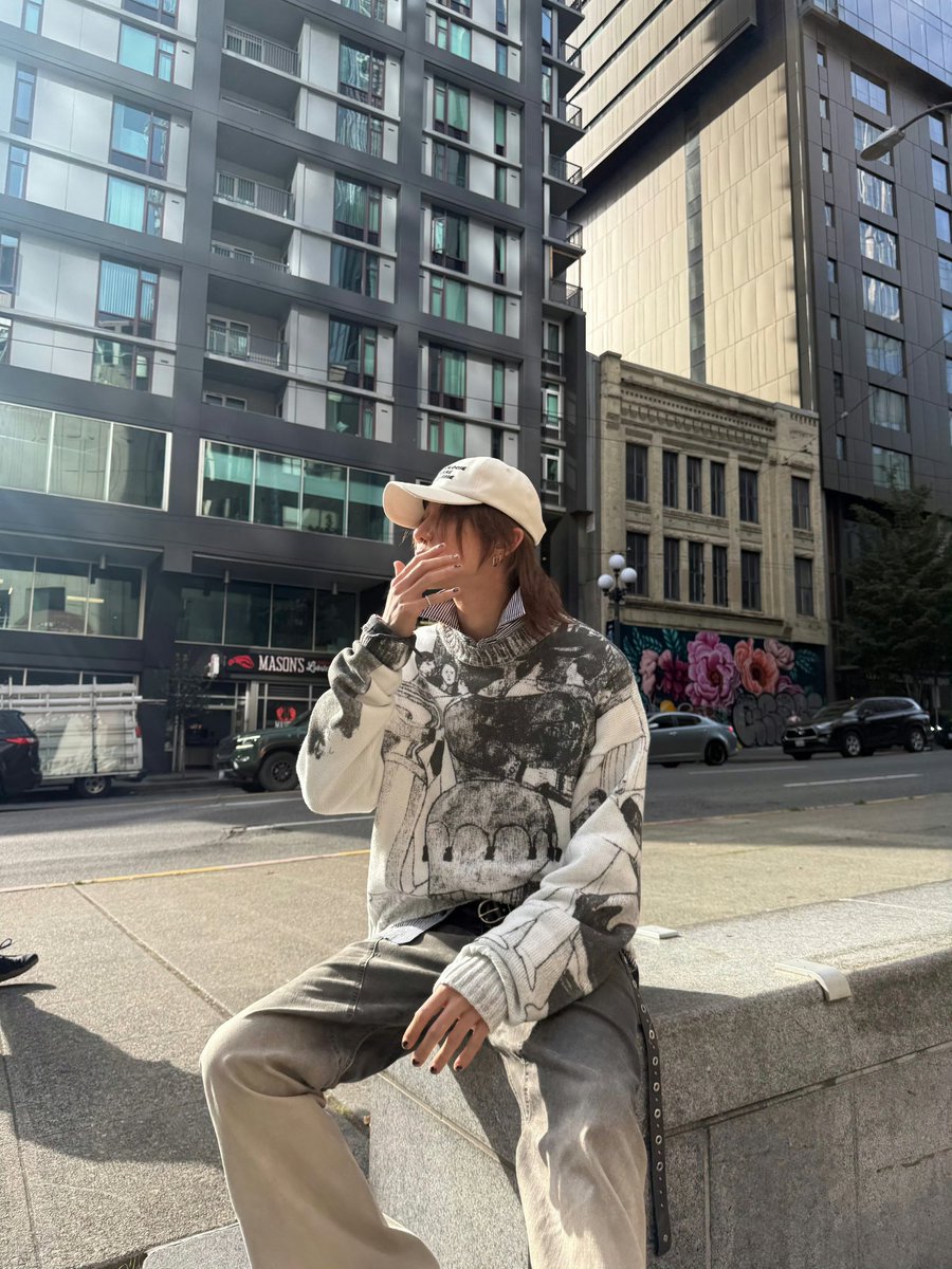 tinrun2's tweet photo. Wishing The8 a fantastic birthday! May your day be filled with love and laughter.
STAR THE8 ORBITING THE NIGHT
#별이_교차하는밤_명호야_생일축하해
#SkyFall_With_THE8 https://t.co/1XK87IqsB9