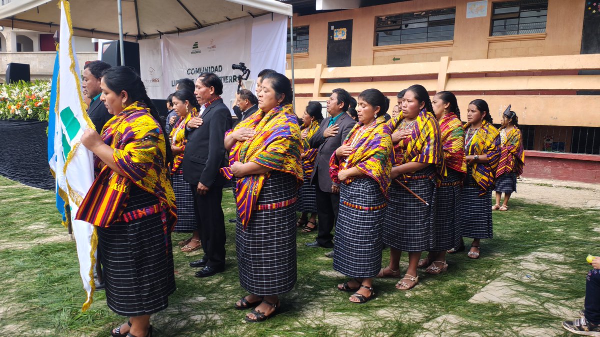 LaPrensa_deOc's tweet image. Caserío Asunción Chuvoc, declarado libre de piso de tierra en San Juan Sacatepequez, con el apoyo de #CementosProgreso