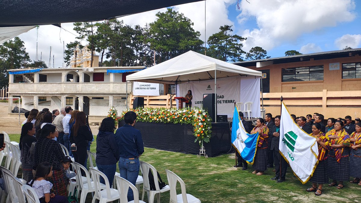 LaPrensa_deOc's tweet image. Caserío Asunción Chuvoc, declarado libre de piso de tierra en San Juan Sacatepequez, con el apoyo de #CementosProgreso