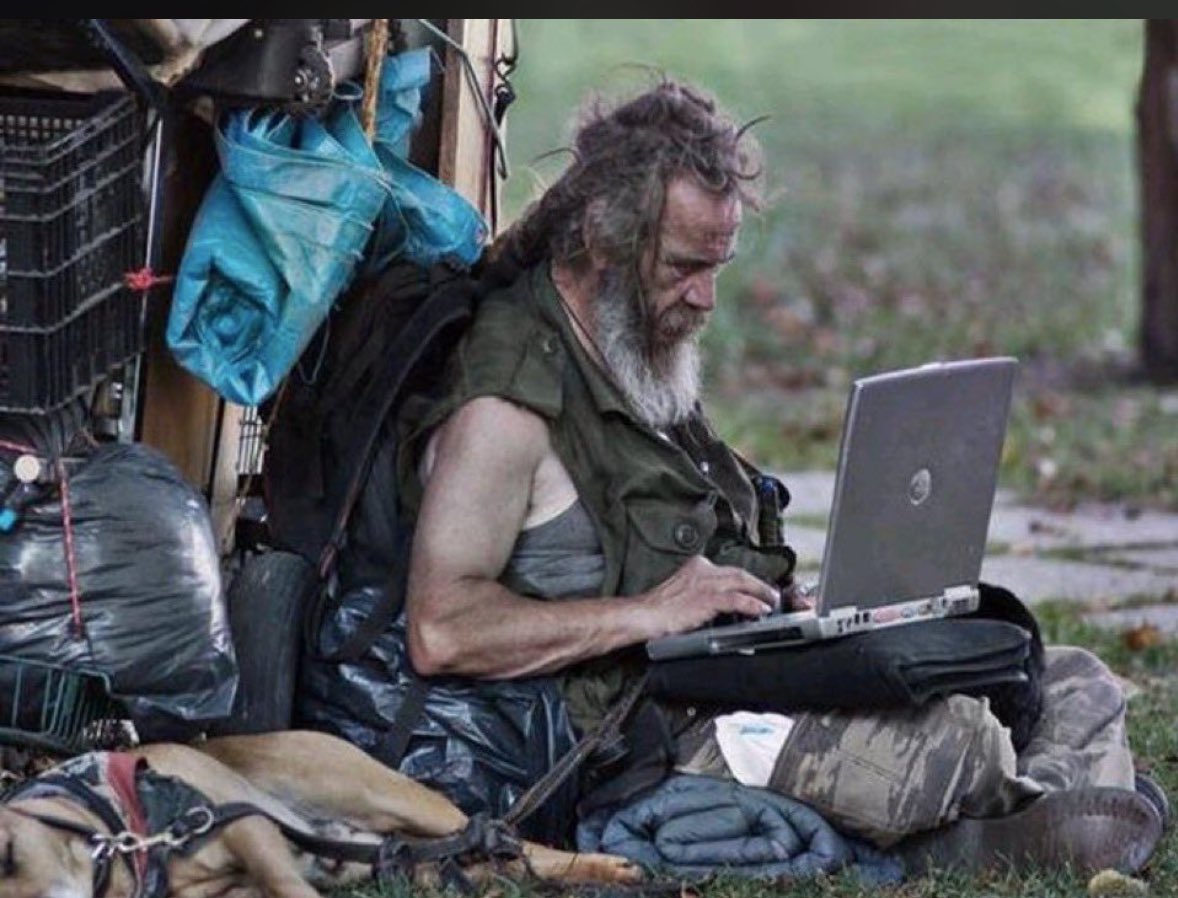 DeWisez's tweet image. Learn to see the best in people.
Even when you disagree, seek common ground.
Spread peace, not hate.
Quit fighting, quit bickering.
Build bridges, not walls.
Life’s too short to do otherwise. 

#GTCOfashionWeekend