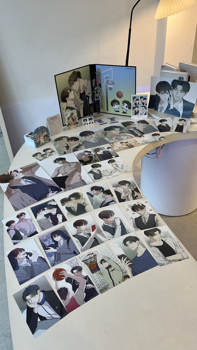 mstlllv's tweet photo. 웹툰 오류탐구영역 시즌 1 완결 정말 축하드려요!
진월 작가님, 그동안 너무 수고 많으셨어요 🥺💚
이 작품을 정말 좋아해서 모펀 상품들을 다 사서 집에서 작은 전시회까지 열었어요~
@jin_wol1015 #오류탐구영역 #ErrorDetected https://t.co/byHmX5YwqI