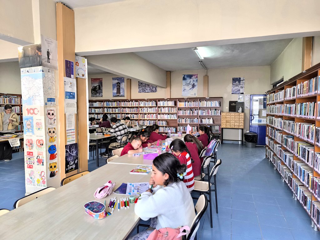 Ulu Önder Mustafa Kemal Atatürk'ün vefatının yıldönümü sebebiyle gerçekleştirdiğimiz boyama etkinliğimizden kareler
#10Kasım
#FikirlerÖlmez 
#UluÖnderMustafaKemalAtatürk 
<a href="/TCKulturTurizm/">T.C. Kültür ve Turizm Bakanlığı</a>
<a href="/KTBKYGM/">KYGM</a>
<a href="/Erzurumiktm25/">ERZURUM İL KÜLTÜR VE TURİZM MÜDÜRLÜĞÜ</a>
<a href="/titizonur/">Onur Titiz</a>
<a href="/ahmet_yer/">Ahmet Yer</a>
<a href="/etkinkutuphane/">Etkin Kütüphane</a>
<a href="/isaibsencerihk/">Erzurum İsmail Saib Sencer İHK</a>
<a href="/karayazigovtr/">T.C. Karayazı Kaymakamlığı</a>