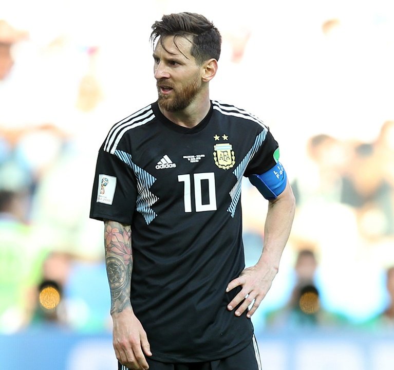 احدهما قال انا الأفضل في التاريخ والآخر قال لست انا الأفضل 

وكلاهما صادقان