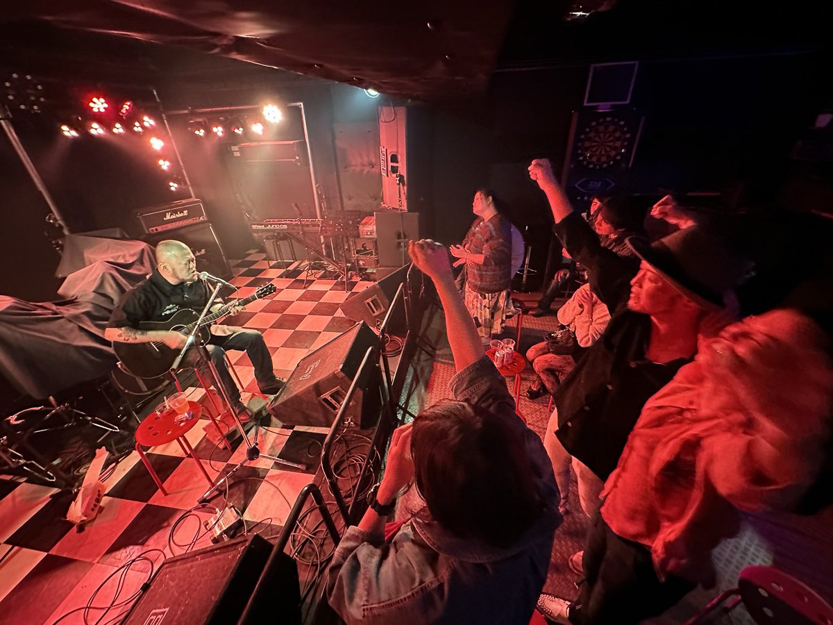 .
大阪喫茶部、秋巡業、徳島編！
やっぱ最強に楽しかった！
大阪より、TAKUYAさん、HARRYさん、MAHOちゃん！
徳島勢の皆さん！本当にありがとうございました♪♪
平日にも関わらず沢山のご来場！
ありがとうございました！
次は11/22！MIGHTYFILTER one-man！
徳島ラストMIGHTYFILTER！またね！