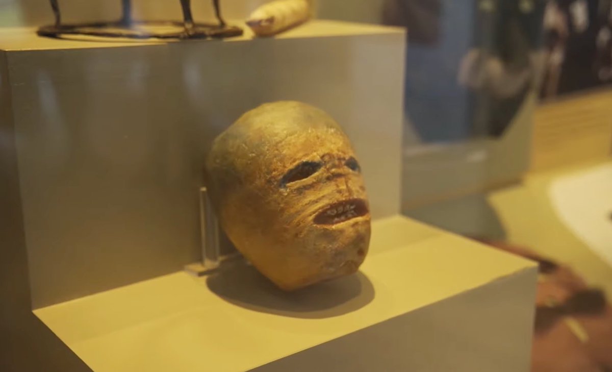 something is wrong tweet media