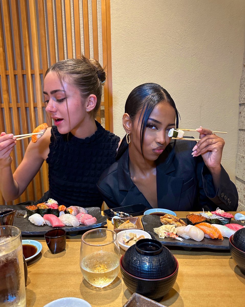 ladanai_'s tweet image. konnichiwagwan 🍣🎌