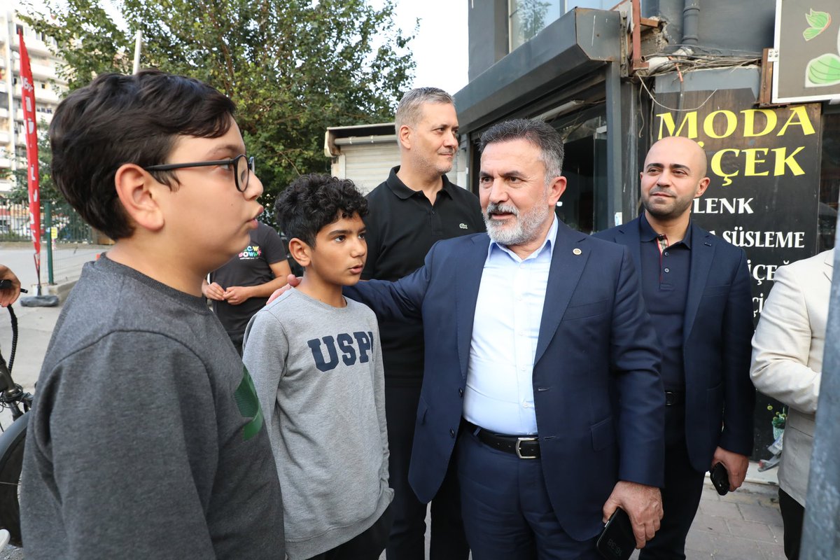 Baraj Caddesi’nde esnaflarımızı ziyaret ettik. Güler yüzleri, samimi sohbetleri ve kıymetli görüşleri için tüm esnaflarımıza teşekkür ediyor, bereketli kazançlar diliyorum.