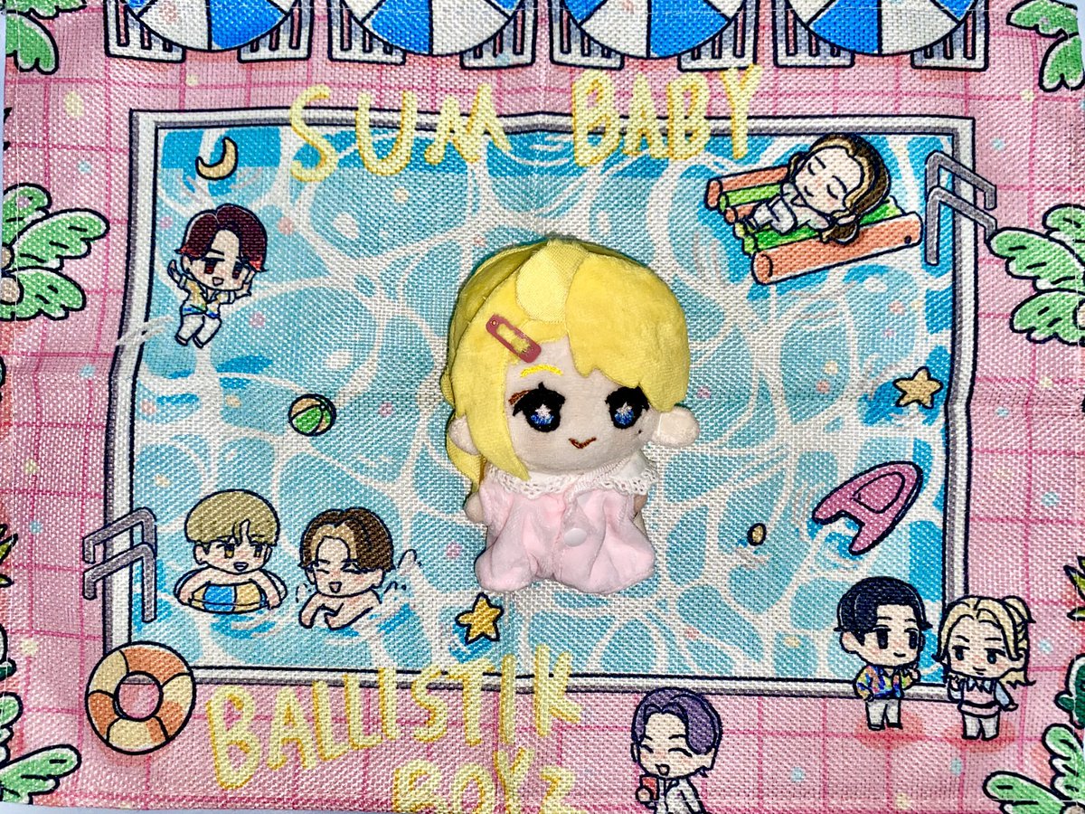 ffucen's tweet photo. プレゼントの正体はテーブルクロス https://t.co/lIh9Qf6MPX