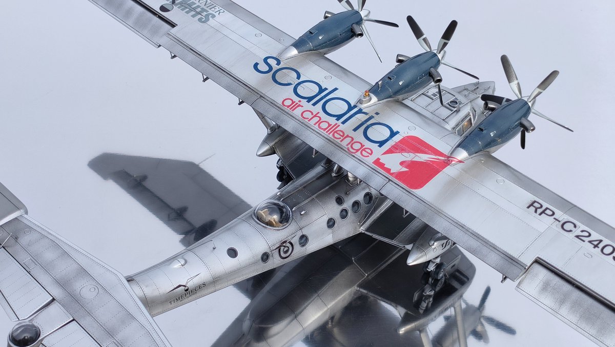 エンジンやスポンソンがボリューム不足だったかも？
翼裏面の造形も追いきれなかったなぁ、等々やり切れなかった部分は多々ありますがとにかく形になって良かったです、暫くはぼんやり過ごします🙂