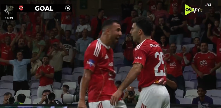 بوابة الوفد| أسيست زيزو الأهلي يتقدم بالهدف الأول عن طريق تريزيجيه. الأهـلـي 1 سيراميكا كليوباترا 0 