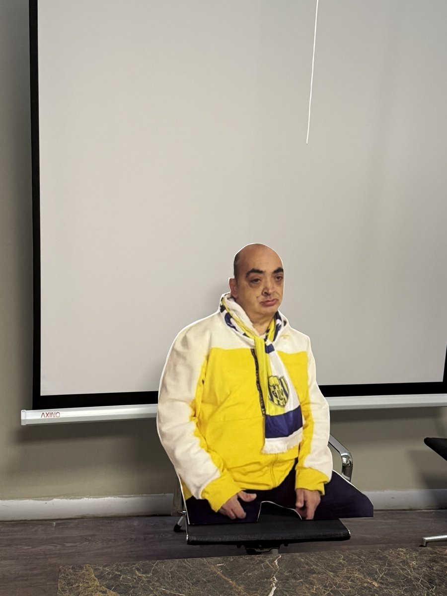 💛💙 Vefa Ankaragücü demektir. 

Herkesin gönlünde Ankaragüçlülüğüyle taht kuran Atilla kardeşimizi artık her maç Maraton tribünümüzde yaşatacağız.
Onun için özel bir görsel hazırladık; o hep aramızda olacak, hep o tribünde kalacak. 🕊️

Ayrıca Eren ve Mert kardeşlerimizin de