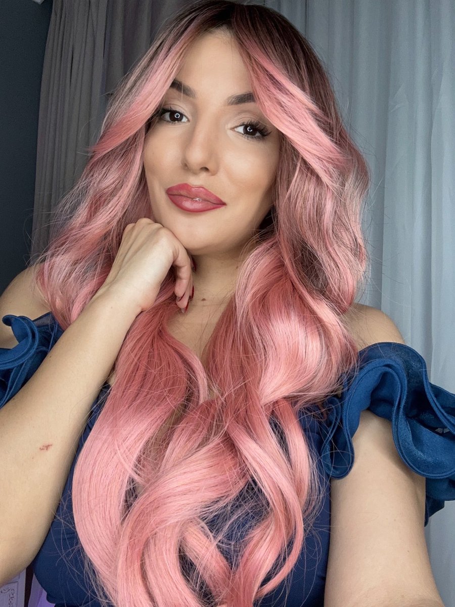 KellyAleman94's tweet photo. Do you like the color of my lips? https://t.co/rXtqTlBFvC