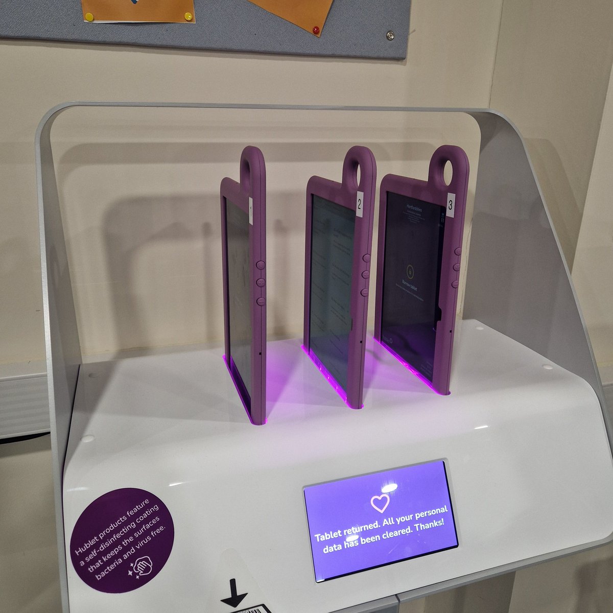 KnebCommLibrary's tweet image. Pop into Knebworth Library to borrow a Hublet.
Hublets are tablets that are available for customer use &amp;amp; come preloaded with lads of interesting &amp;amp; fun stuff