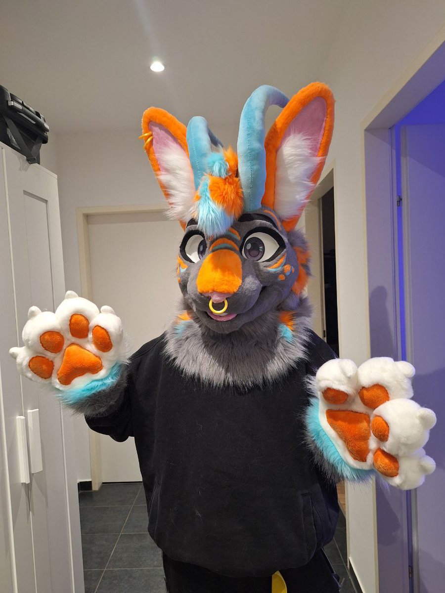 Finished this cute jackalope ☺️🧵🐰
.
#furry #furryfandom #Fursuitmaker #furries #Fursuitbuilder #fursuit #fursuitheadbase #foamfursuit #jackalopefursuit